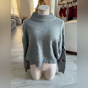 Moon & Madison large sweater with floral details